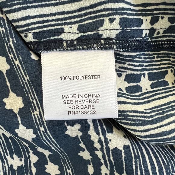 MODCLOTH Top Shirt Plus Sz 1X Blue White Stripe Shoulder Buttons Sleeveless EUC - Picture 7 of 8